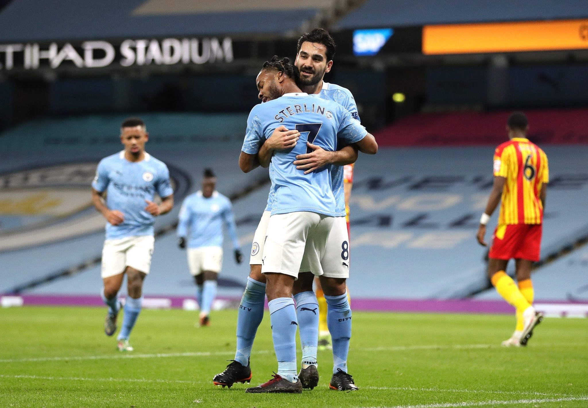 教练团队需 教练团队需